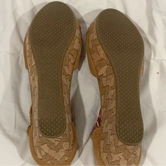 TOMS SUEDE WEDGES women’s heels size 9 -worn once - Picture 8 of 14